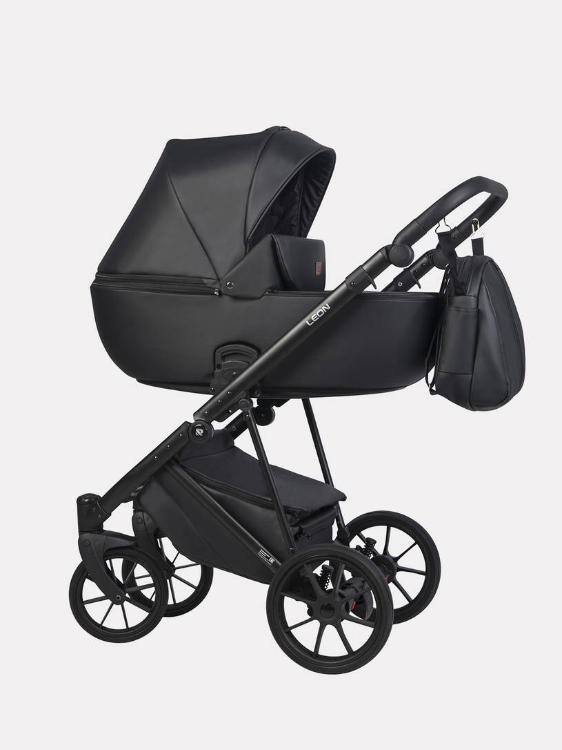 Коляска 2 в 1 Riko Basic Leon 04 Black