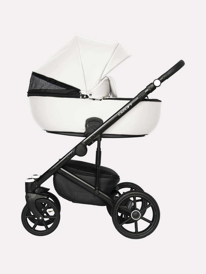 Коляска 2 в 1 Riko Basic Ozon 07 белый