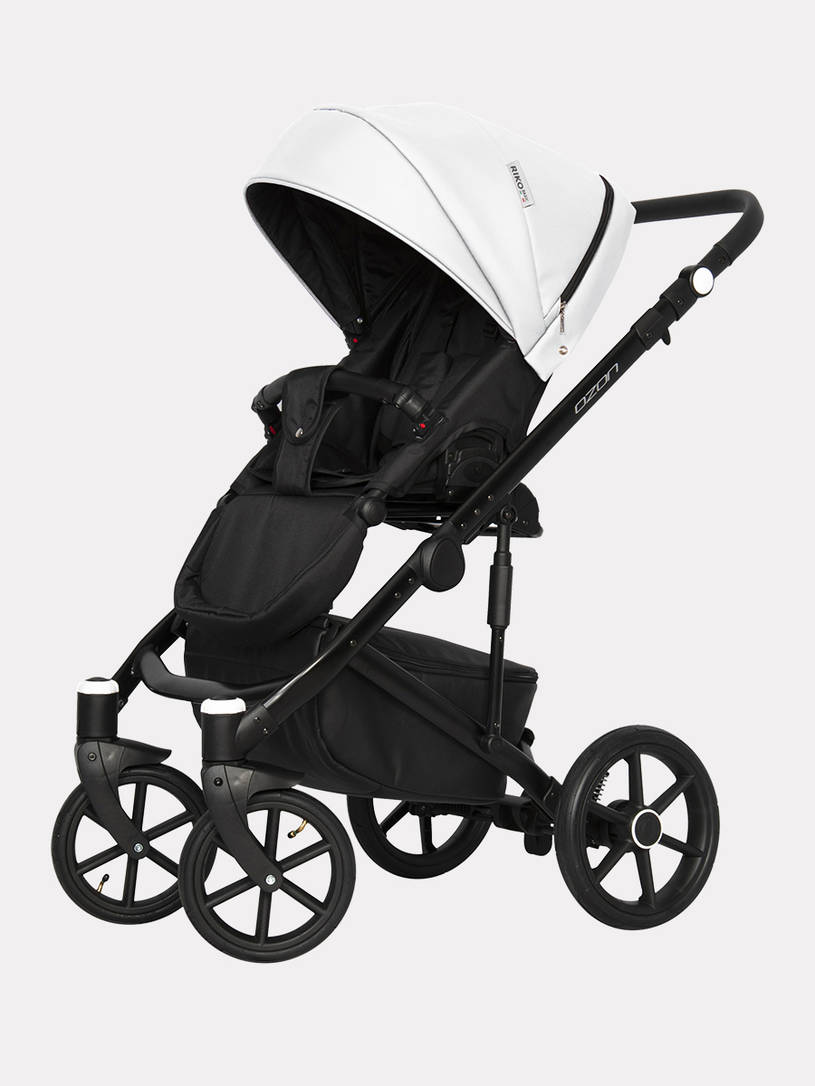 Коляска 2 в 1 Riko Basic Ozon 07 белый